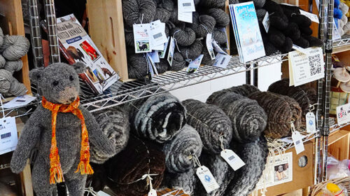Genesee Valley Wool Works • Making a Rug on a Peg Loom